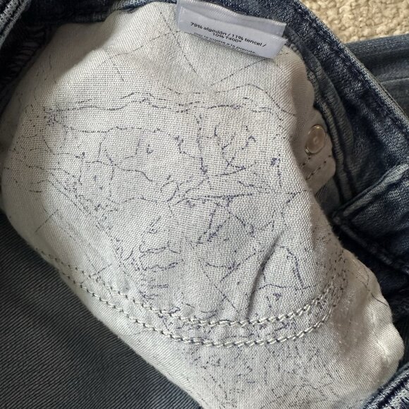 Vineyard Vines Jeans Women’s 4 Cropped Distressed Raw Hem Medium Blue Some Wear - Picture 7 of 16